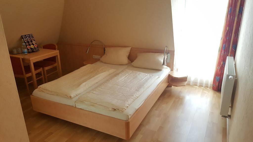 Gutshof Ziegelhuette Otel Edenkoben Dış mekan fotoğraf